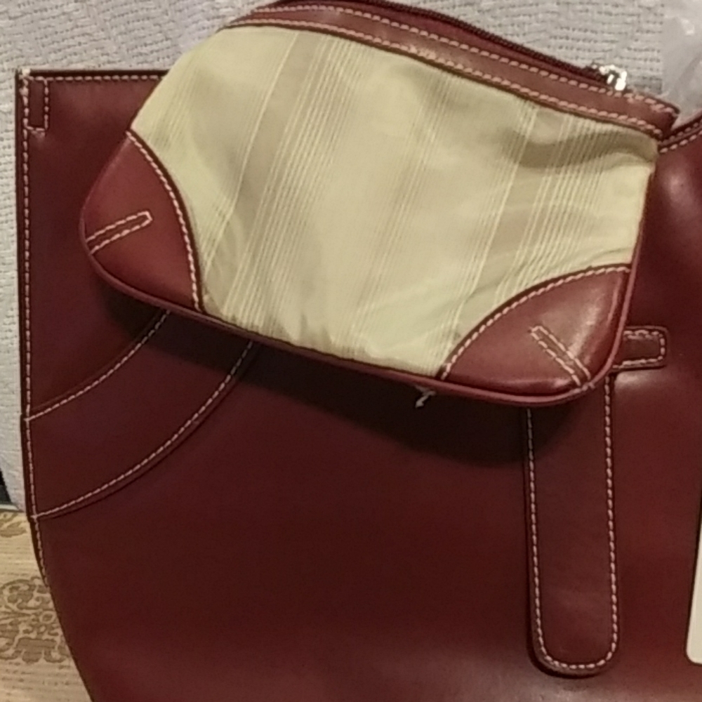 Heritage Handbag - Picture 3 of 4